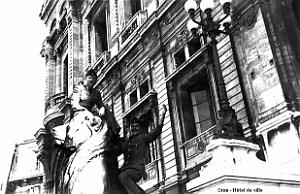 PA i- 55- Place d'armes animee